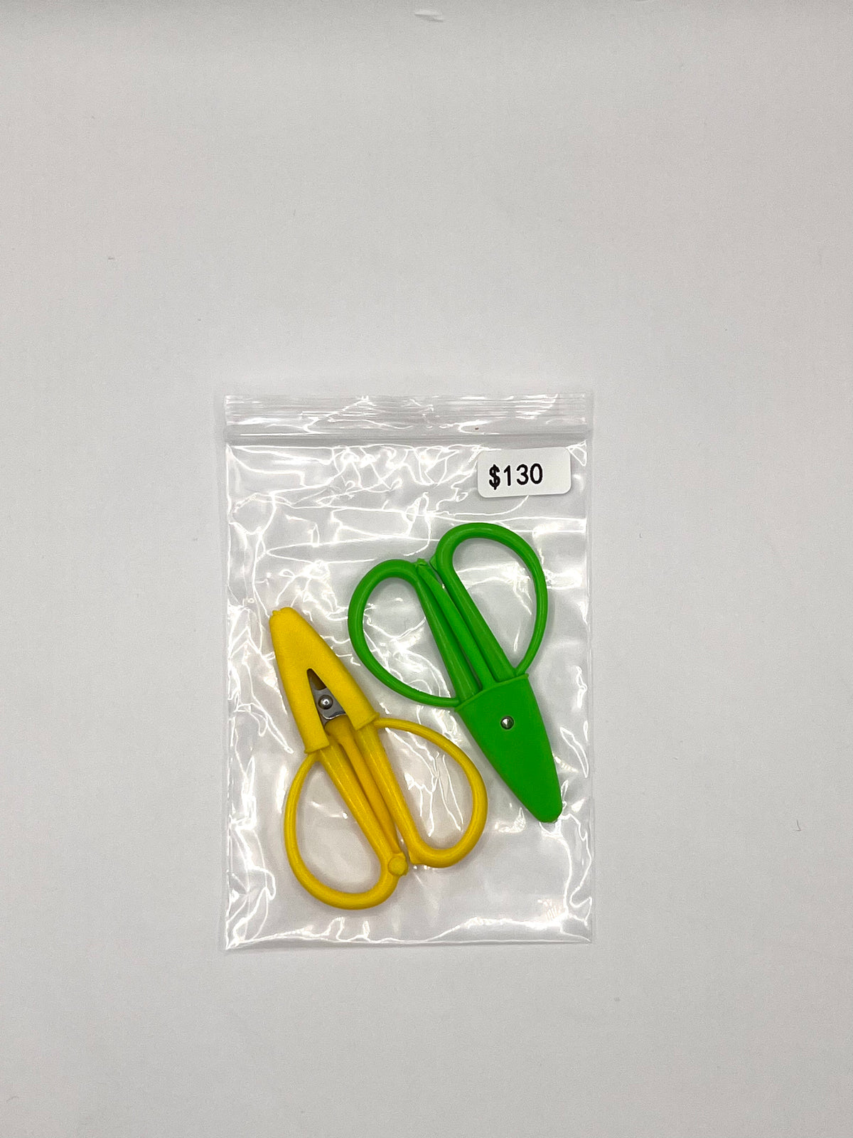 Dos Tijeras pequeñas