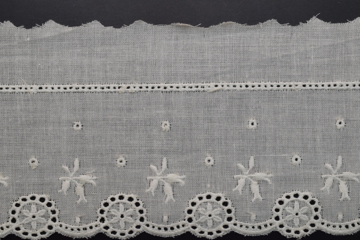 Tira Bordada Beige con flores