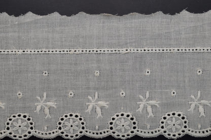 Tira Bordada Beige con flores